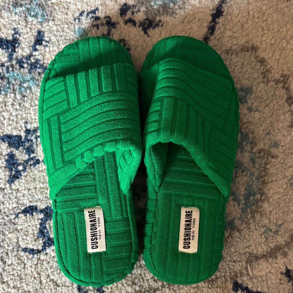 Cushionaire Women's Green Platform Slides